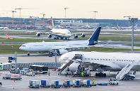 国际空运淡旺季运价波动规律｜运费成本优化全攻略